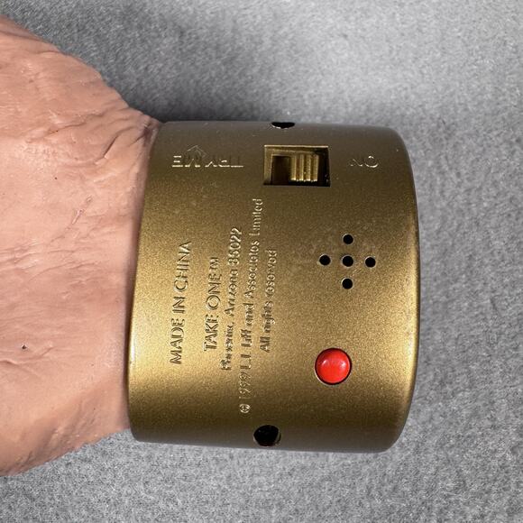 Vintage 1999 Take One Animated Moving Hand Prop Halloween Decor L.J. Liff 9" Toy - Picture 6 of 12